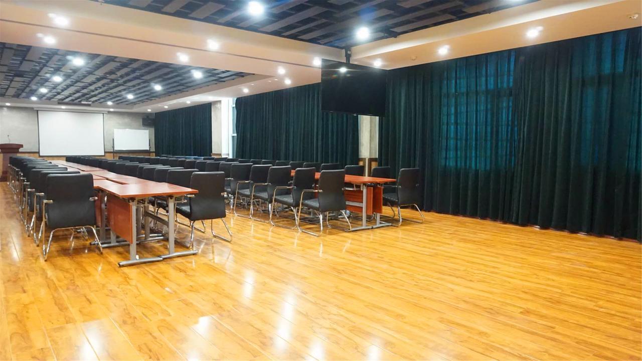 Nostalgia Hotel Near Tianjin Polar Ocean Word- Tianjin Fonte Joy World, 10 Minutes Drive Away From Tianjin Tanggu High-Speed Railway Station, Free Ice-Cream, Mineral Water, Snacks And Laundry Service, English Communication Well מראה חיצוני תמונה