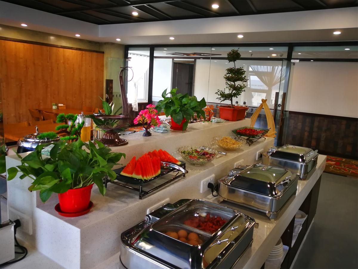 Nostalgia Hotel Near Tianjin Polar Ocean Word- Tianjin Fonte Joy World, 10 Minutes Drive Away From Tianjin Tanggu High-Speed Railway Station, Free Ice-Cream, Mineral Water, Snacks And Laundry Service, English Communication Well מראה חיצוני תמונה